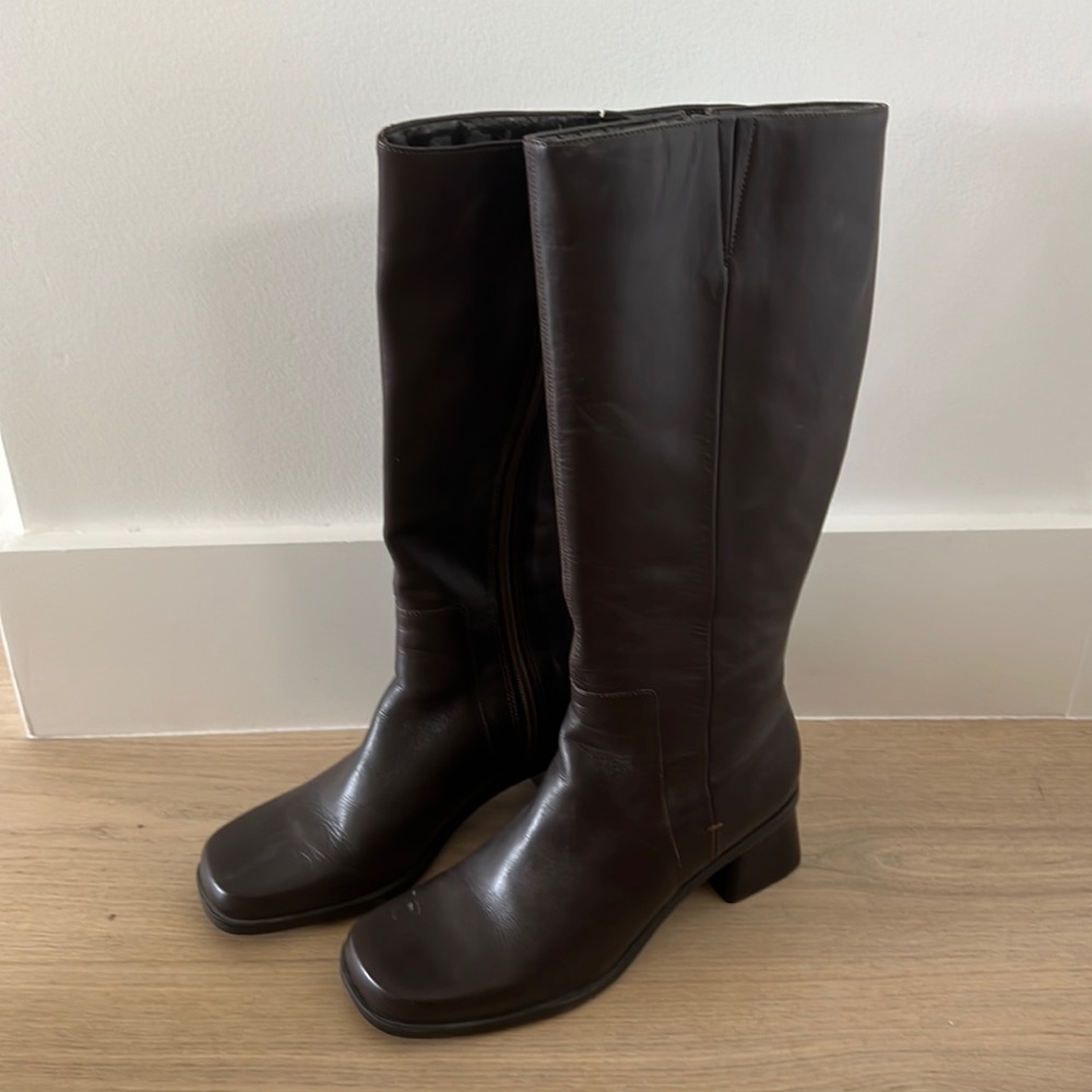 NBW womens dark brown Naturalizer boots